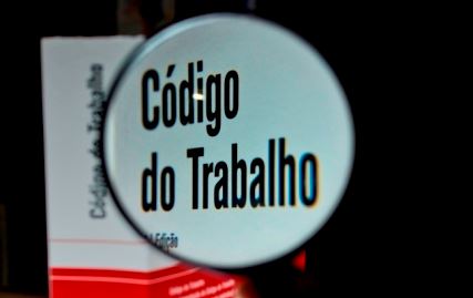 Trabalho: Indemnizações por despedimento passam de 30 para 20 dias a partir de hoje nos novos contratos